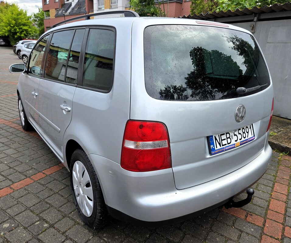 Elbląg 🚗 Volkswagen Touran 1.9 TDI 110KM 2004 – Zwinne, Miejskie Autko Rodzinne z Bogatym Wyposażeniem!