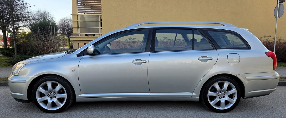 Elbląg Toyota Avensis 2.0Benzynka 146KM Bogata Wersja Wyposażenia 2004Rok Gaz Sekwencja 2031R-Klimatronik