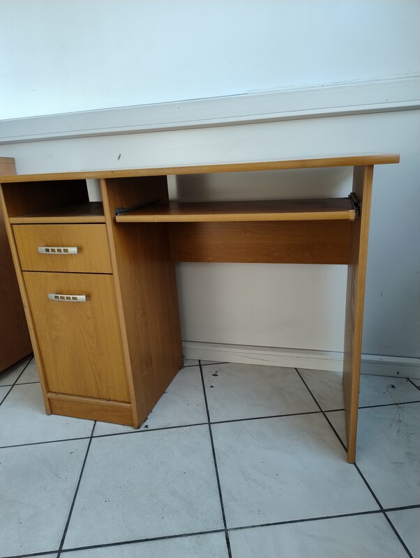 Elbląg Sprzedam meble biurowe, cena do uzgodnienia.