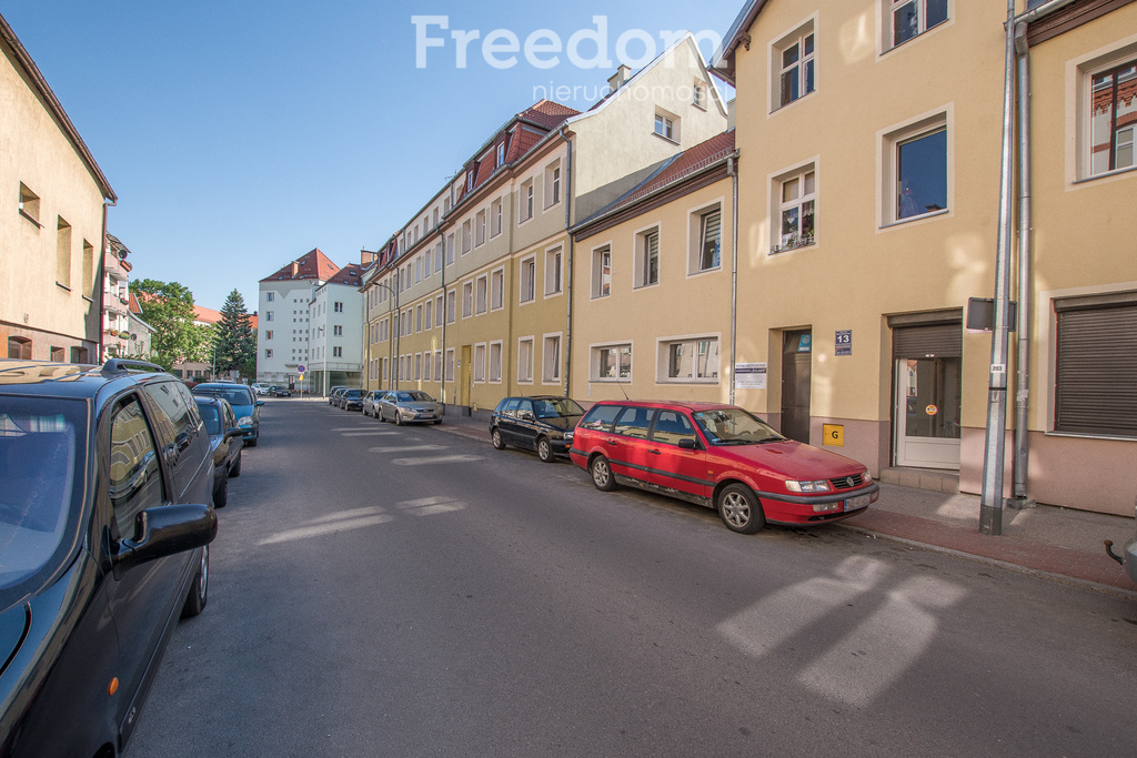 Elbląg FREEDOM NIERUCHOMOŚCIWynajmę lokal użytkowy - Elbląg, Kosynierów Gdyńskich. Ten kompaktowy lokal 10m² w