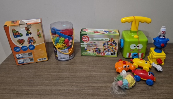 Elbląg Zabawki edukacyjne: - construction set firmy Play Tive, naciętą kółka do łączenia - magnetic construction firmy