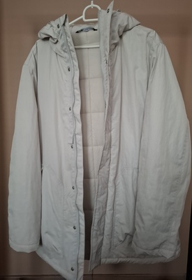 Elbląg Sprzedam kurtkę ocieplaną z kapturem marki ZARA. Rozmiar L. Kolor biel.