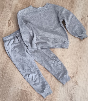 Elbląg Zamienię dres chłopięcy h&m 110/116 na płyn do płukania.