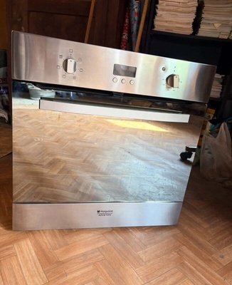 Elbląg SPRZEDAM używany piekarnik HOTPOINT ARISTON produkcji włoskiej. W pełni sprawny, w nienagannym stanie.