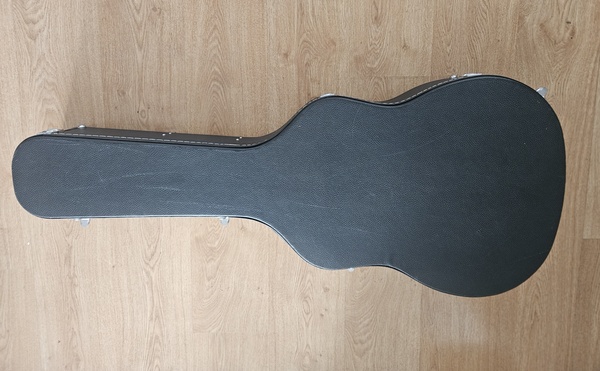 Elbląg Sprzedam drewniany futerał na gitarę akustyczną RockCase by Warwick z kluczem. Stan idealny