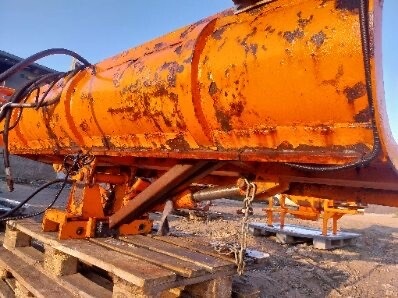 Elbląg Sprzedam pług do odśnieżania widoczny na zdjęciach. 
Cena: 2100 zł
Proszę o kontakt telefoniczny.