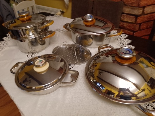 Elbląg Sprzedam nową nie używaną brytfanke-gesiarke  Philipiak w cenie 1000zl. Oraz mało używane naczynia w dobrym