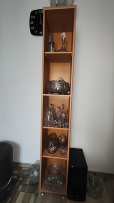 Elbląg Do sprzedania regał-słupek firmy Black Red White w stanie bardzo dobrym w kolorze olchy miodowej. 
system XXI,