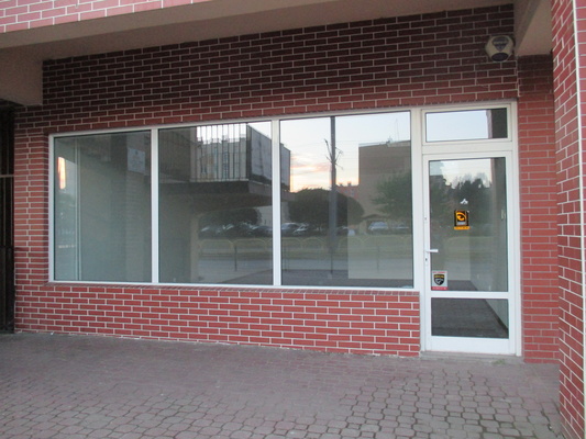 Elbląg Wynajmę:Lokal 65m2,&nbsp; dwa pomieszczenia plus wc. Parter. &nbsp; Ul. płk. Stanisława Dąbka. ElblągLokal na