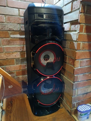 Elbląg Sprzedam glośnik imprezowy LG RNC9 duży XBOOM 1800W, 2xUSB, BLUTOOTH, RADIO FM oraz cyfrowe DAB+. Sprzęt na