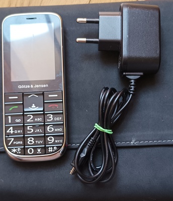 Elbląg Sprzedam nowy telefon dla starszej osoby, taki jak na foto. Telefon bardzo prosty w obsłudze, kompletny z
