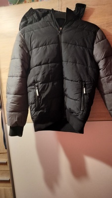 Elbląg Sprzedam kurtkę zimową chłopięcą rozmiar 152.Zakupiona w sklepie 
H&M. Nowoczesny design. Stan bardzo dobry, po