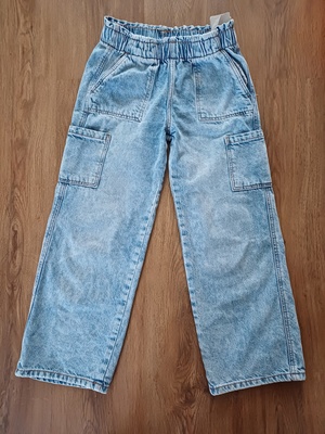 Elbląg Spodnie jeansowe dla dziewczynki rozmiar 122-128,modny krój, wygodne, całe na szerokiej gumie, szeroka nogawka,
