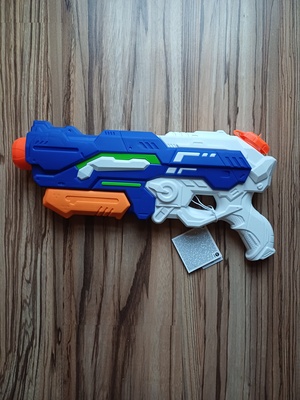 Elbląg NOWY Pistolet na wodę 4 różne  strumienie wody, długość ok. 40cm, zdublowane prezent