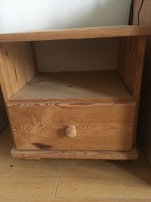 Elbląg Oddam szafkę nocną, drewnianą.