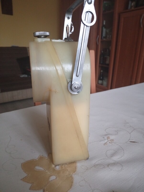 Elbląg sprzedam zabytkowa lampę PRL konduktorska na akumulator  stan bardzo dobry kompletna do kolekcji lub  wystroju