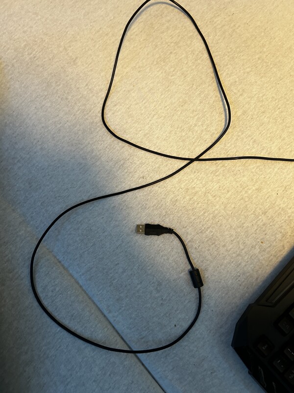 Elbląg Sprzedam używaną podświetlaną klawiaturę FURY Spitfire w stanie średnim
płatność: przelew na telefon lub