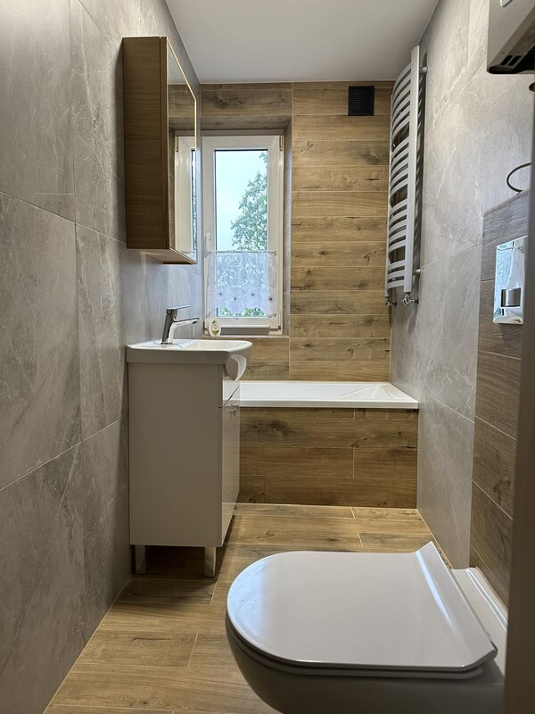 Elbląg Z okazji Świąt Bożego Narodzenia życzymy spokoju, radości i rodzinnego ciepła. Niech Nowy Rok 2026 przyniesie