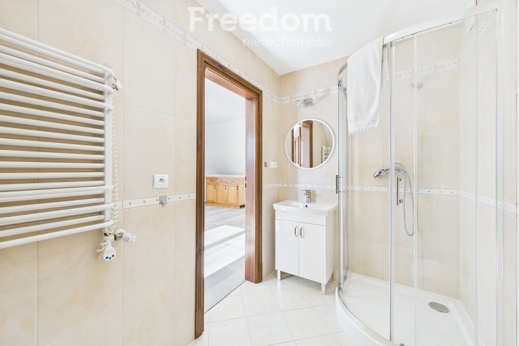 Elbląg FREEDOM NIERUCHOMOŚCISprzedam dom - Elbląg, Skierniewicka. Marzysz o życiu w spokojnej okolicy, ale z