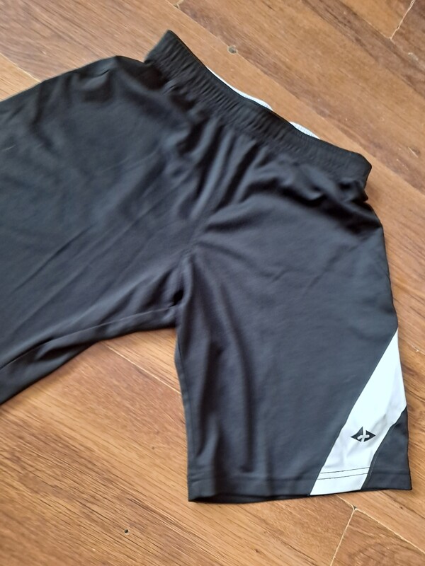 Elbląg Sprzedam 
Ubrania dla dziewczynki rozmiar 98-104-70 zł
Ubrania dla chłopca od rozmiaru 140-164-70 zl
Wózek dla