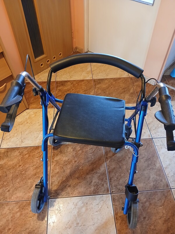 Elbląg Podpórka aluminiowa rehabilitacyjna (chodzik) firmy Timago, model TGR-R RA 882.Urządzenie ma certyfikat CE.