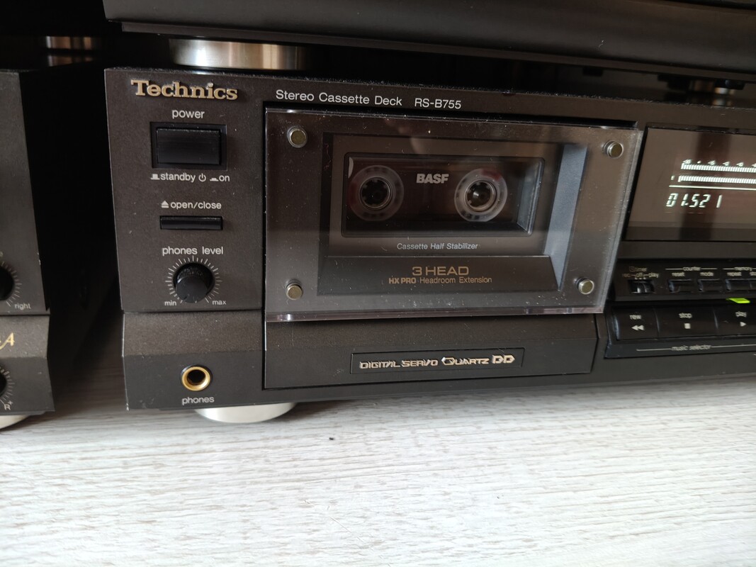 Elbląg Sprzedam dwa deci i CD Technicsa w bardzo dobrym stanie, CD posiada pilot. Wiecej informacji telefonicznie
