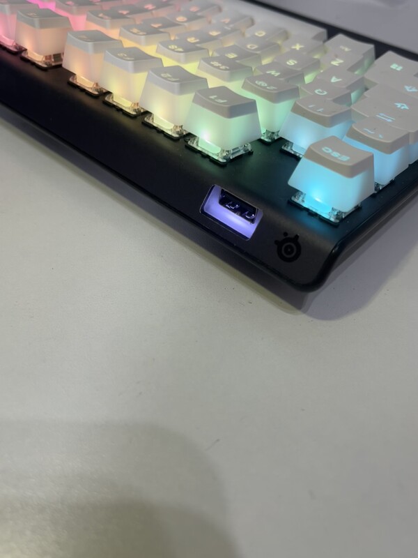Elbląg Sprzedam klawiaturę steelseries apex pro TKL gen 1,stan bardzo dobry, brak oryginalnych keycapow, bez rys itd,