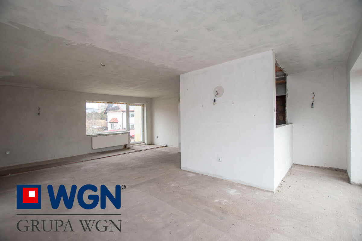 Elbląg WGN Nieruchomości oddział Elbląg przedstawia Państwu dom w zabudowie szeregowej z lokalem użytkowym o