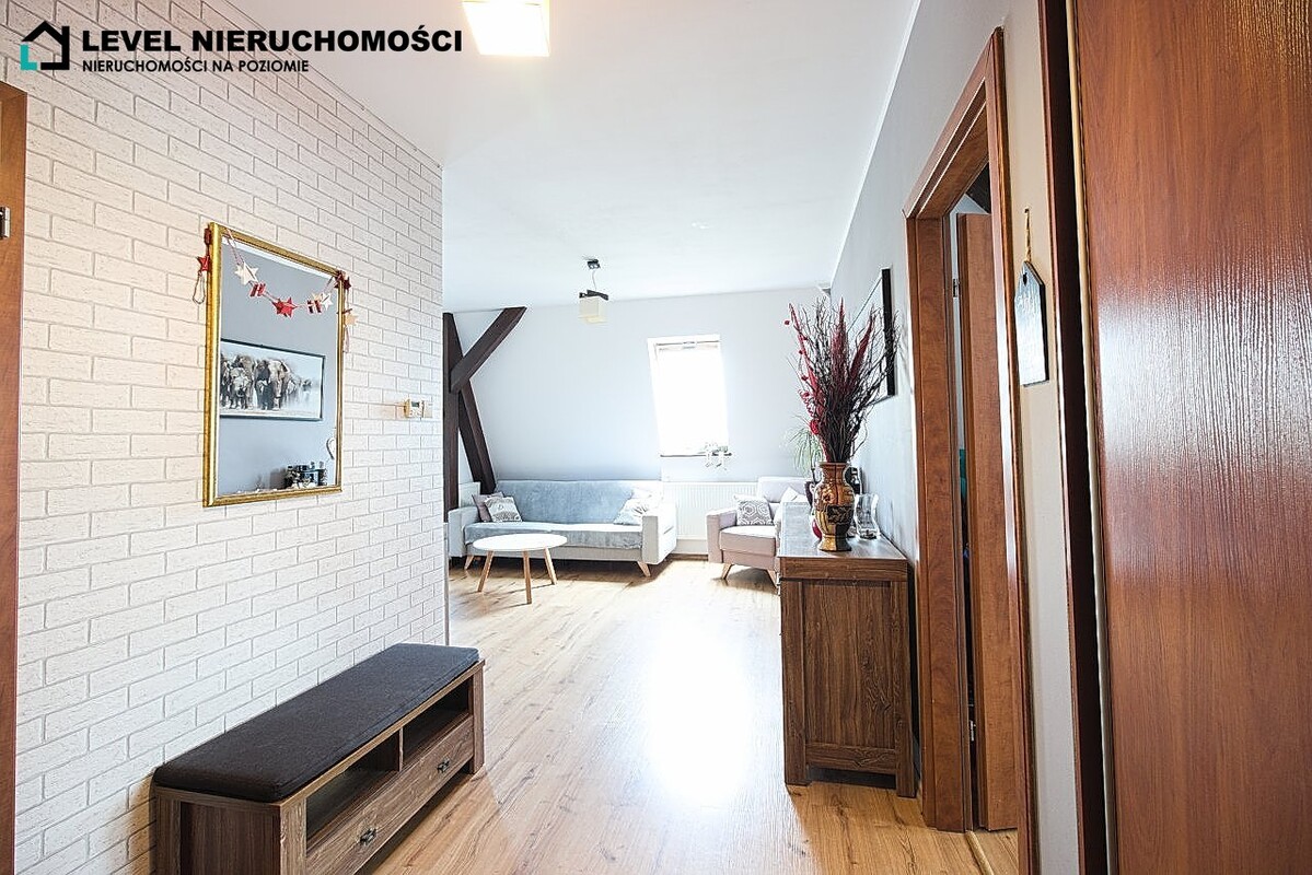 Elbląg LEVEL NIERUCHOMOŚCI Trzypokojowe mieszkanie przy starówceul. Królewiecka NIERUCHOMOŚCI NA POZIOMIE