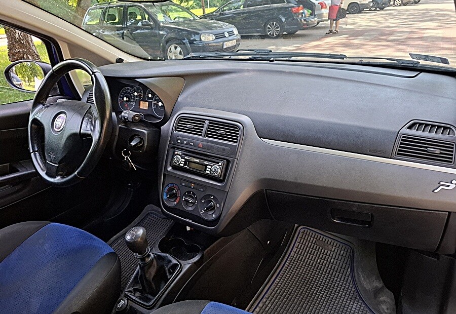Elbląg FIAT GRANDE PUNTO1.4 Benzyna2008 rokNowe opony i akumulatorOpłaty na Rok