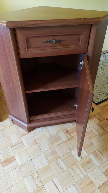 Elbląg Sprzedam szafkę narozną BRW EKOM 1dsn z zestawu segmentowego KENT
stan dobry
Odbiór osobisty
Zapraszam