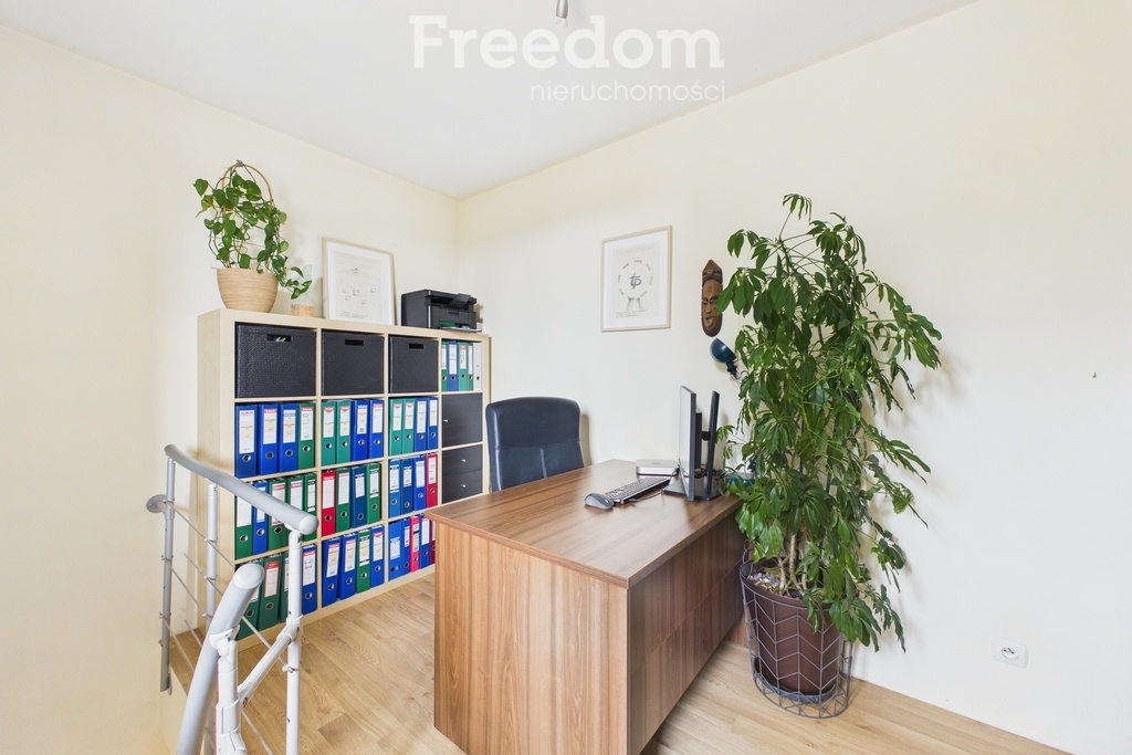 Elbląg FREEDOM NIERUCHOMOŚCISprzedam dom - Elbląg. Z przyjemnością prezentuję ofertę sprzedaży bardzo