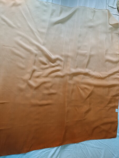 Elbląg Sprzedam chustki/apaszki z jedwabiu ręcznie malowane. Rozmiar 90x86 cm. Cena za sztukę 80 zł. do negocjacji.