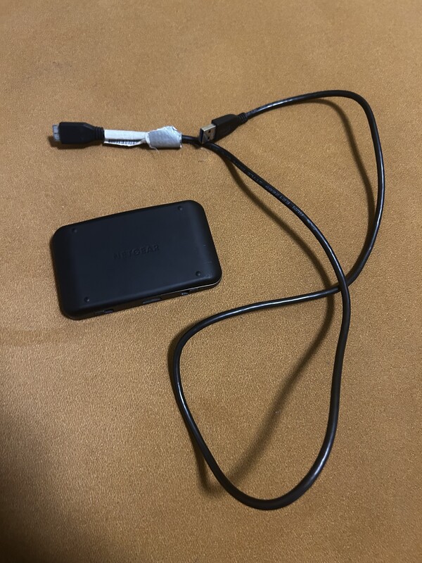 Elbląg Sprzedam używany router mobilny LTE Netgear AirCard 810S, stan dobry, wydać ślady użytkowania, lekko