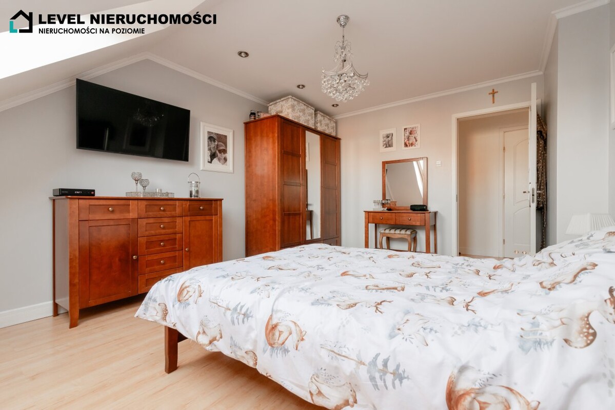 Elbląg LEVEL NIERUCHOMOŚCI Mieszkanie dwupoziomowe, czteropokojowe ul. Nitschmanna, Elbląg