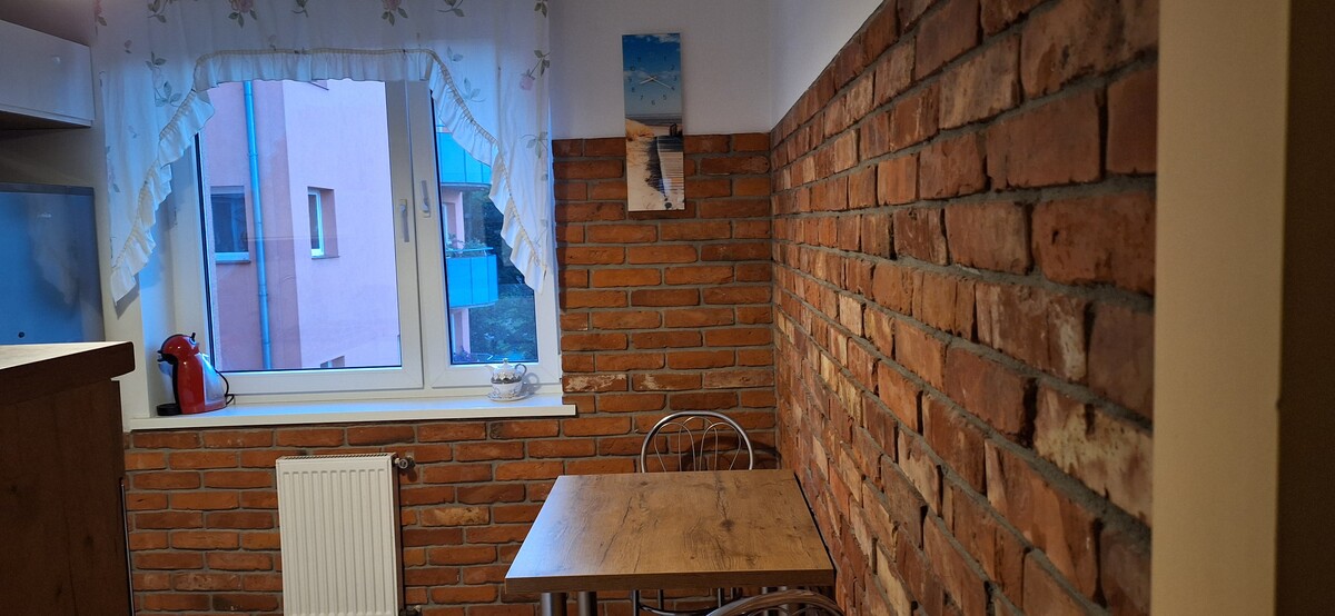 Elbląg Wynajmę komfortowe mieszkanie 2 pokojowe z balkonem, ciepłe, w pełni umeblowane, odświeżone. Mieszkanie w