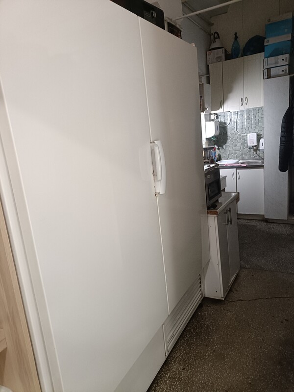 Elbląg Sprzedam krajalnicę sprawna działająca średnica ostrza 250mm firmy Royal catering cena 800zł, Skrzynki używane