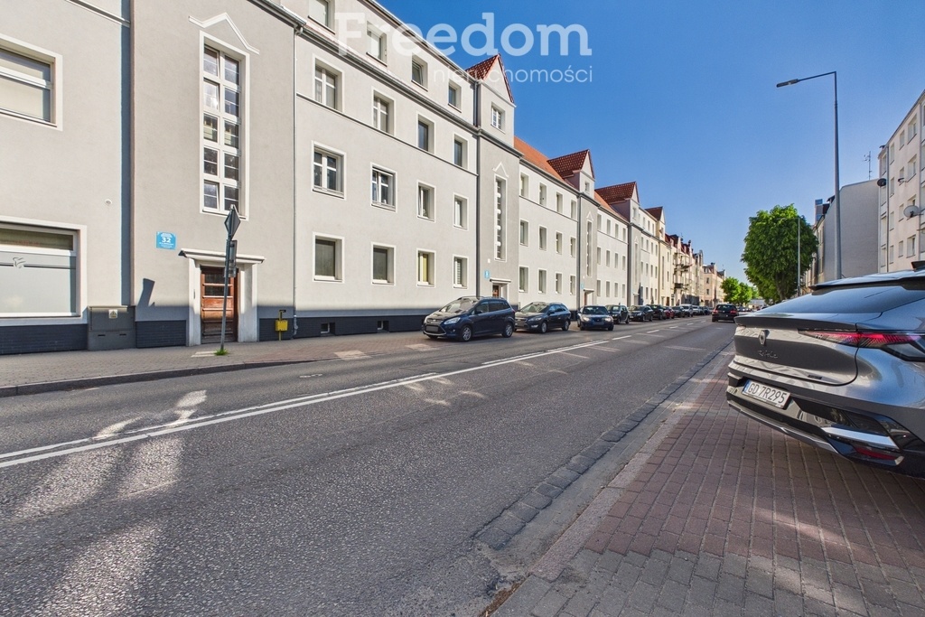Elbląg FREEDOM NIERUCHOMOŚCISprzedam mieszkanie - Elbląg, Adama Mickiewicza. Oferuję do sprzedaży 3 pokojowe