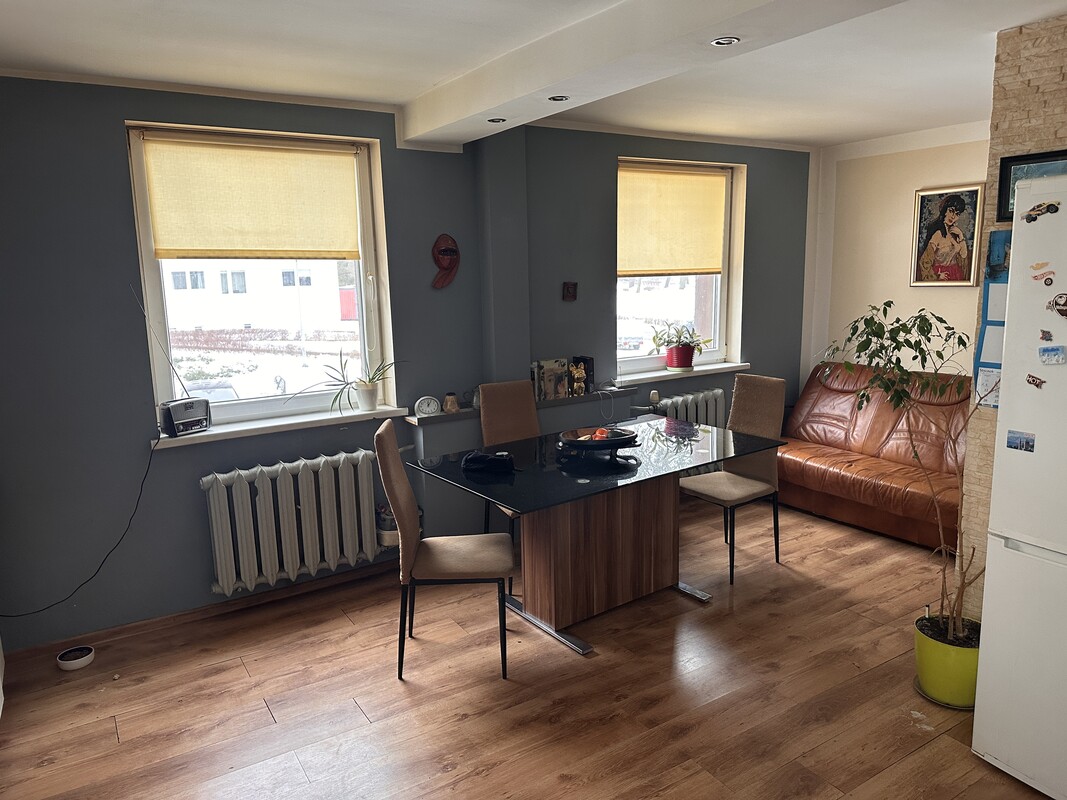 Elbląg Sprzedam.
Elbląg, ulica Lotnicza. Mieszkanie zlokalizowane na wysokim parterze. Okolica oferuje dogodny dostęp