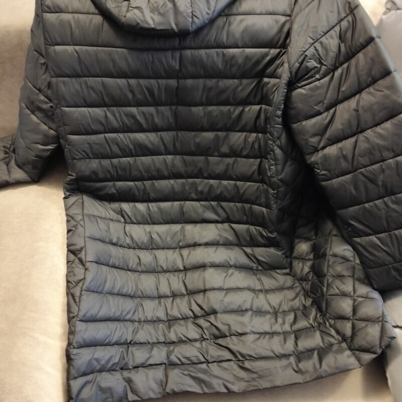 Elbląg Sprzedaję kurtkę przejściową rozmiar 44 kolor ciemno zielony dłuższa. z odpinanym kapturem, kieszenie