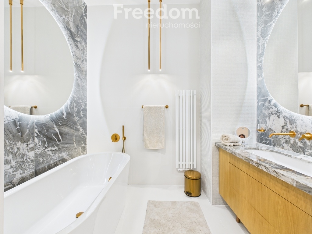 Elbląg FREEDOM NIERUCHOMOŚCIWynajmę mieszkanie - Elbląg, Królewiecka. Wyjątkowe 125 m² z tarasem 60 m² i dwoma