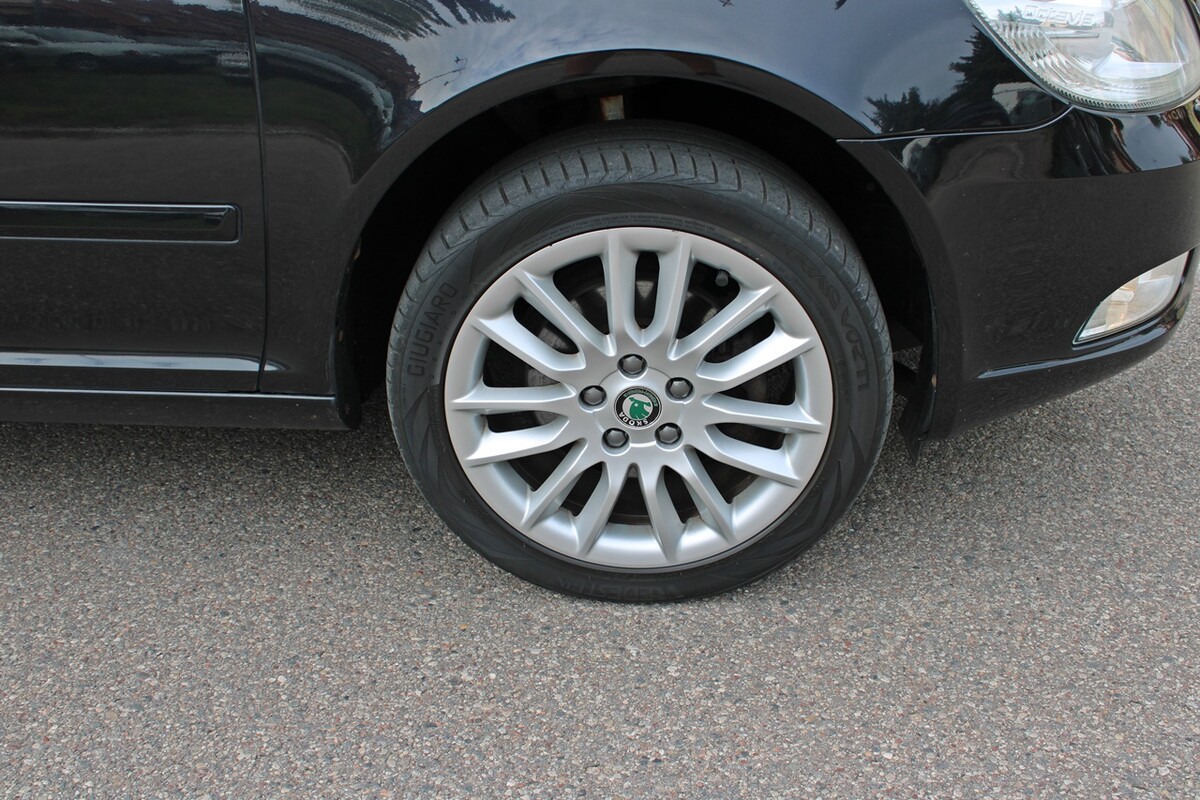 Elbląg SKODA OCTAVIA 2 LIFTSilnik : 2.0 TDi 140KMPełna wersja LAURIN & KLEMENT