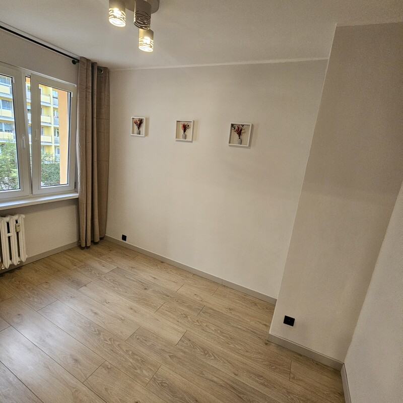 Elbląg DOM NIERUCHOMOŚCI 2-pokojowe mieszkanie po remoncie przy Parku Modrzewia!Duży balkon Pierwsze piętro Blok z lat