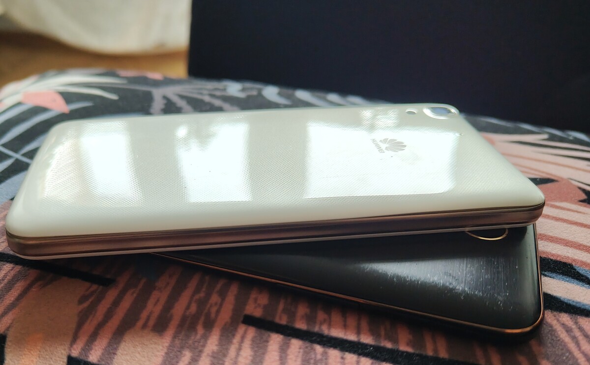 Elbląg Sprzedam dwa zadbane telefony.
LG K10 2017 DS z pudełkiem i słuchawkami
Huawei Y6
Oba sprawne, zadbane, w