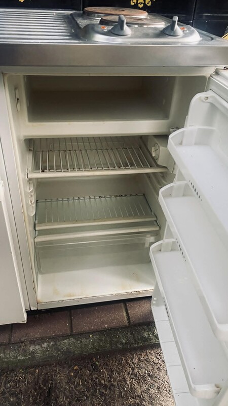 Elbląg MK-100 minikuchnia miniblok zestaw 4w1 lodówka zlewozmywak kuchenka
Składa się z szafki, lodówki, zlewozmywaka