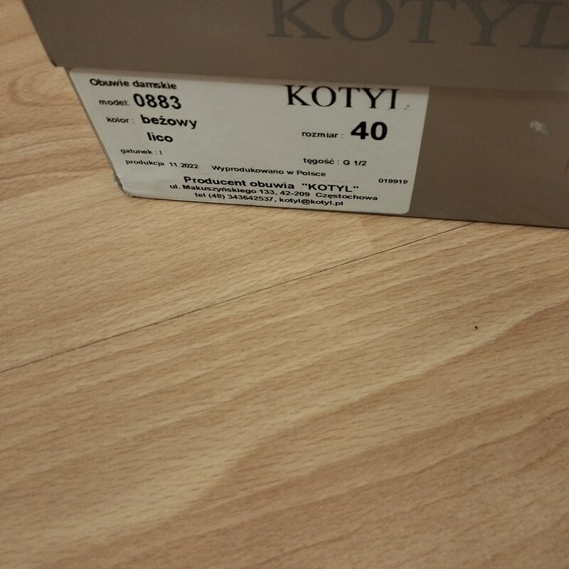 Elbląg Sprzedaję buty damskie kolor beżowy, bardzo miękka skórka, założone 1 raz, w stanie bardzo dobrym, z paragonem