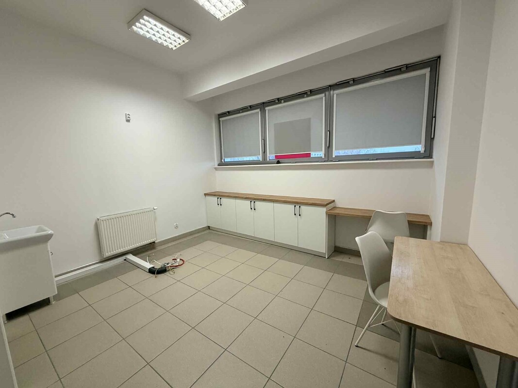 Elbląg 🏢 Wynajmę lokal użytkowy 46 m² – idealny na gabinet, biuro lub usługi! Świetna