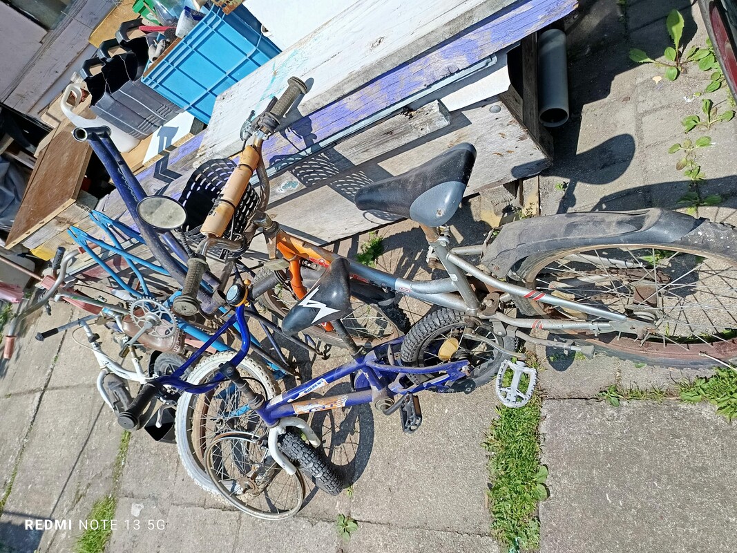 Elbląg Po dzieciach i wnukach sprzedam 14 pojazdów. Rowery rowerki hulajnogi jeżdziki biegacze w większości sprawne /