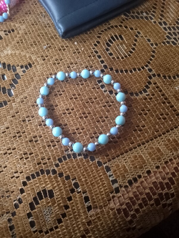 Elbląg Witam koleżanka ma na sprzedaż bransoletki widoczne na zdjęciach może ktoś ma taki gust i będzie zainteresowany