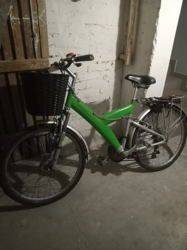 Elbląg sprzedam dwa rowery w stanie dobrym + mniejszy kola 24 cale , wiekszy kola 26 cali, cena po 350 zl.